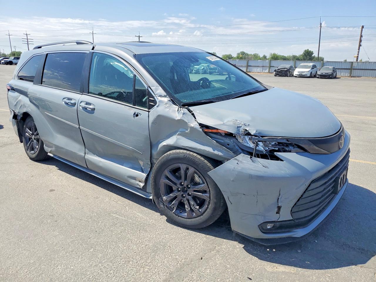 Toyota Sienna Woodland Edition