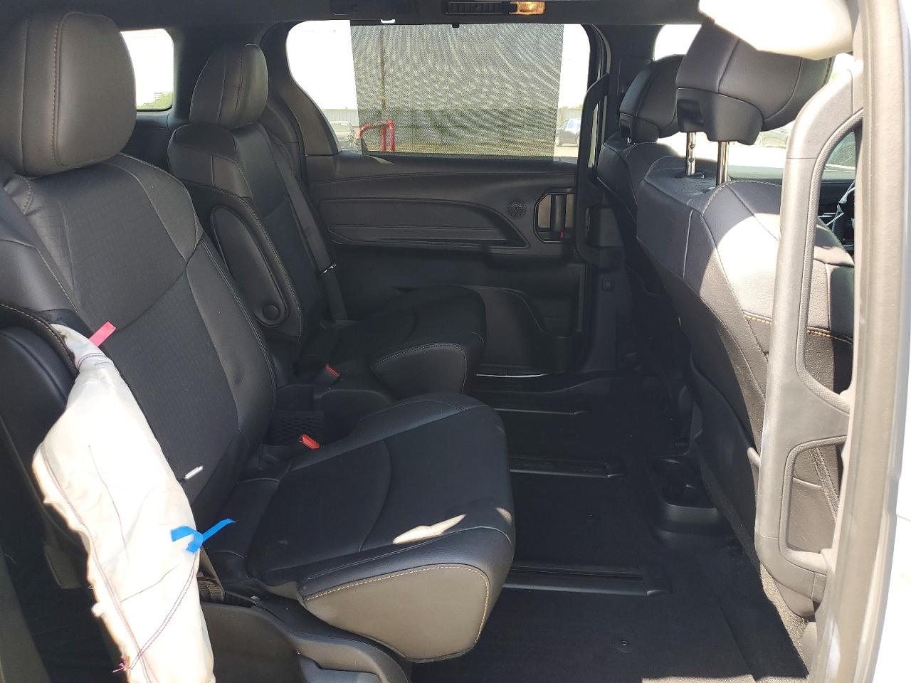 Toyota Sienna Woodland Edition