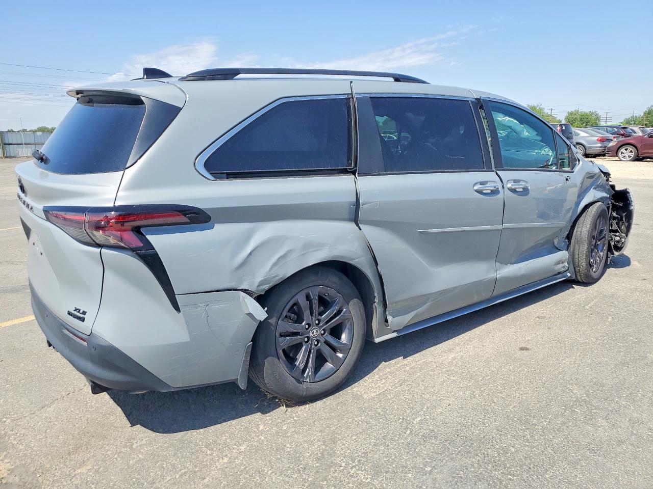 Toyota Sienna Woodland Edition