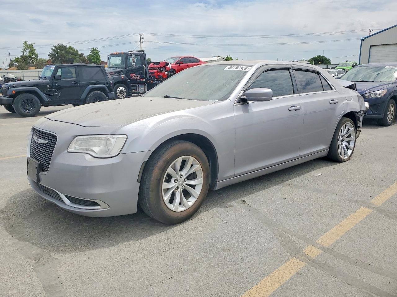 Salvage Chrysler 300 Image