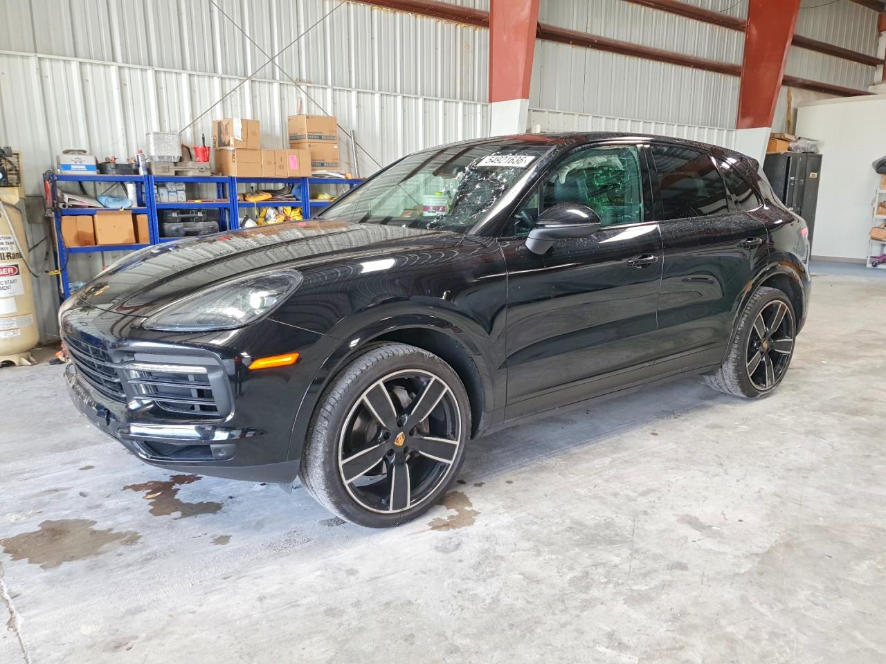Salvage Porsche Cayenne Image