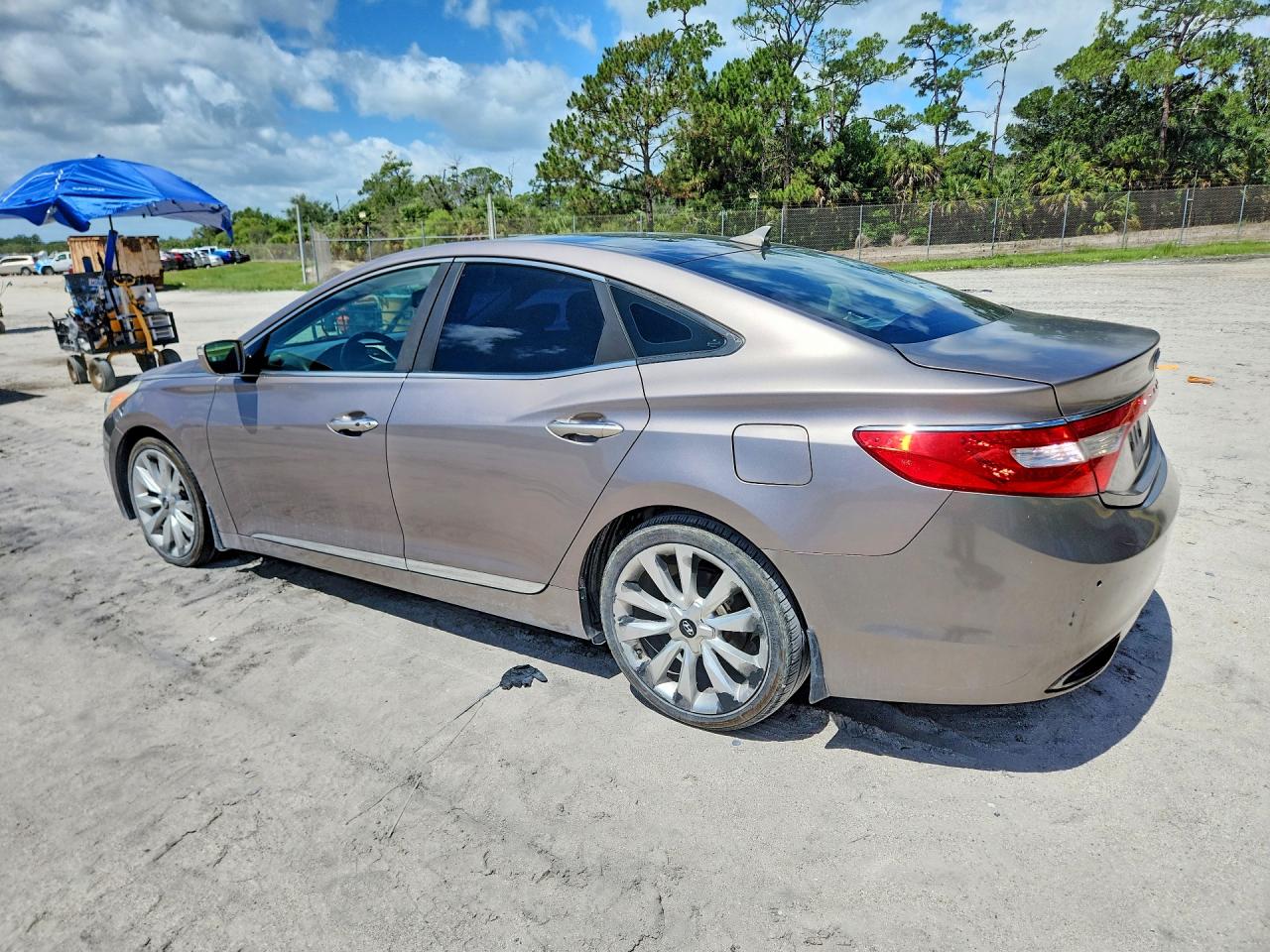 Hyundai Azera Base