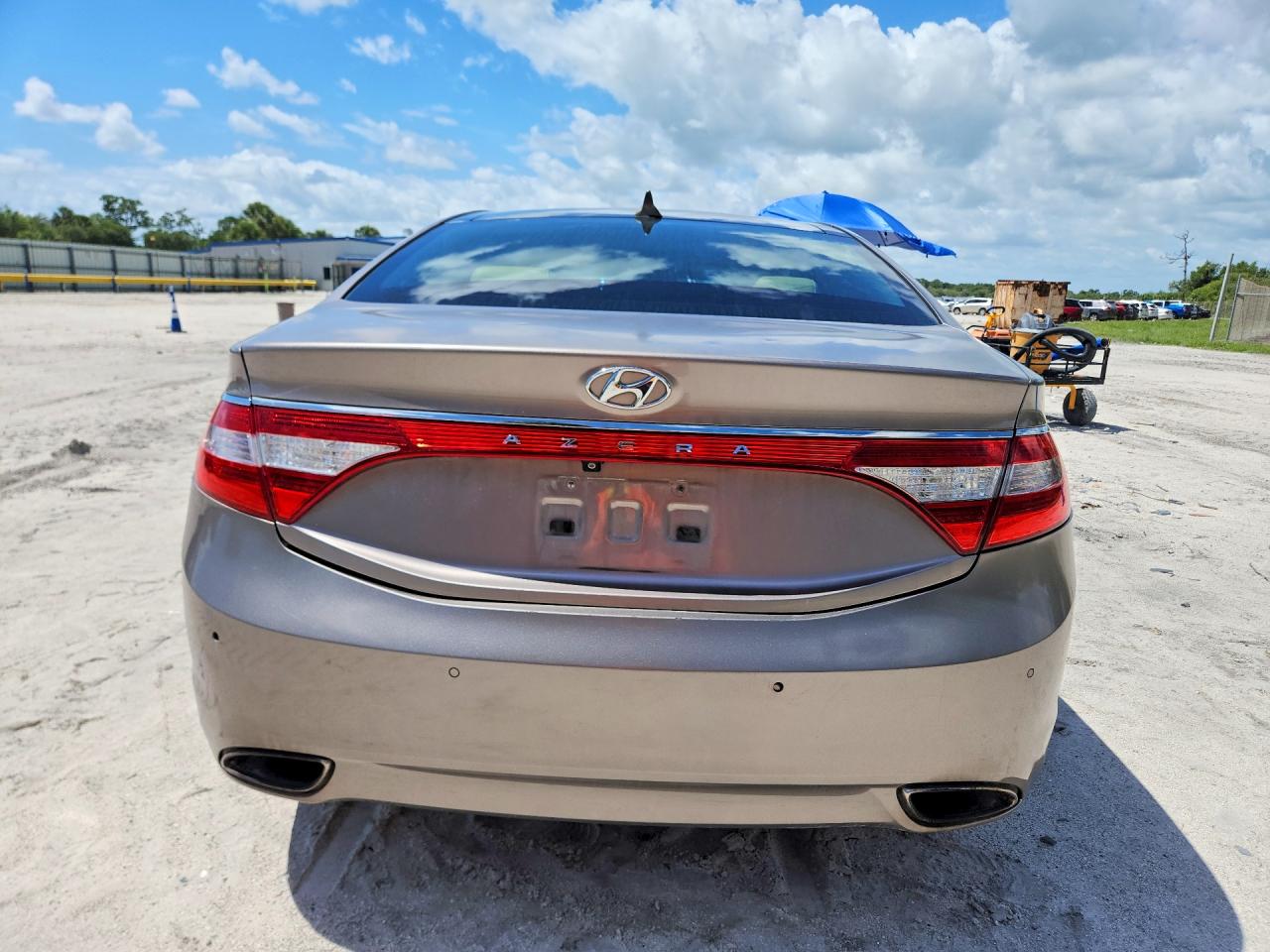 Hyundai Azera Base