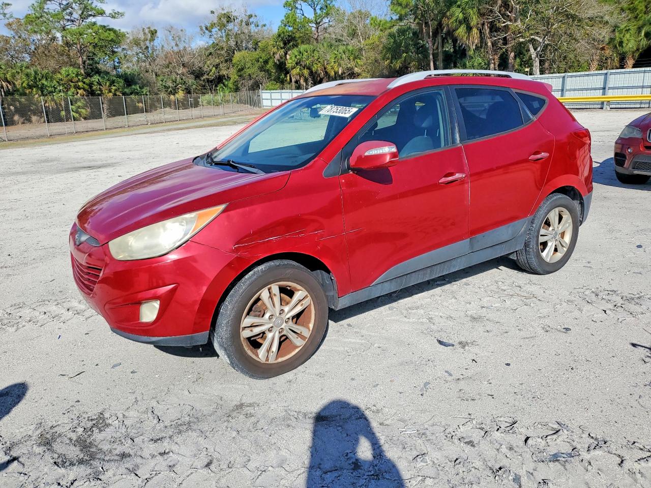 Salvage Hyundai TUCSON Image