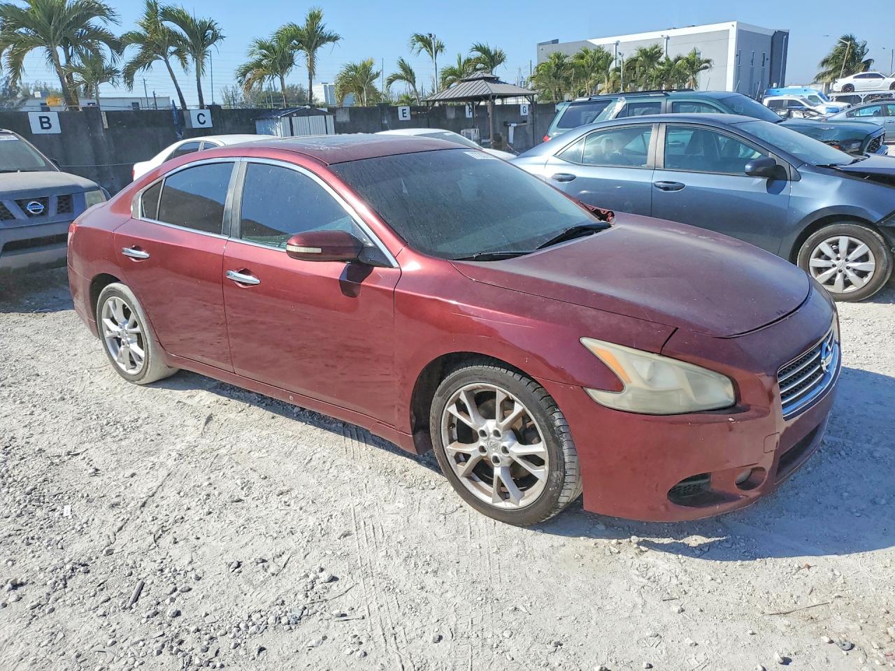 Nissan Maxima S
