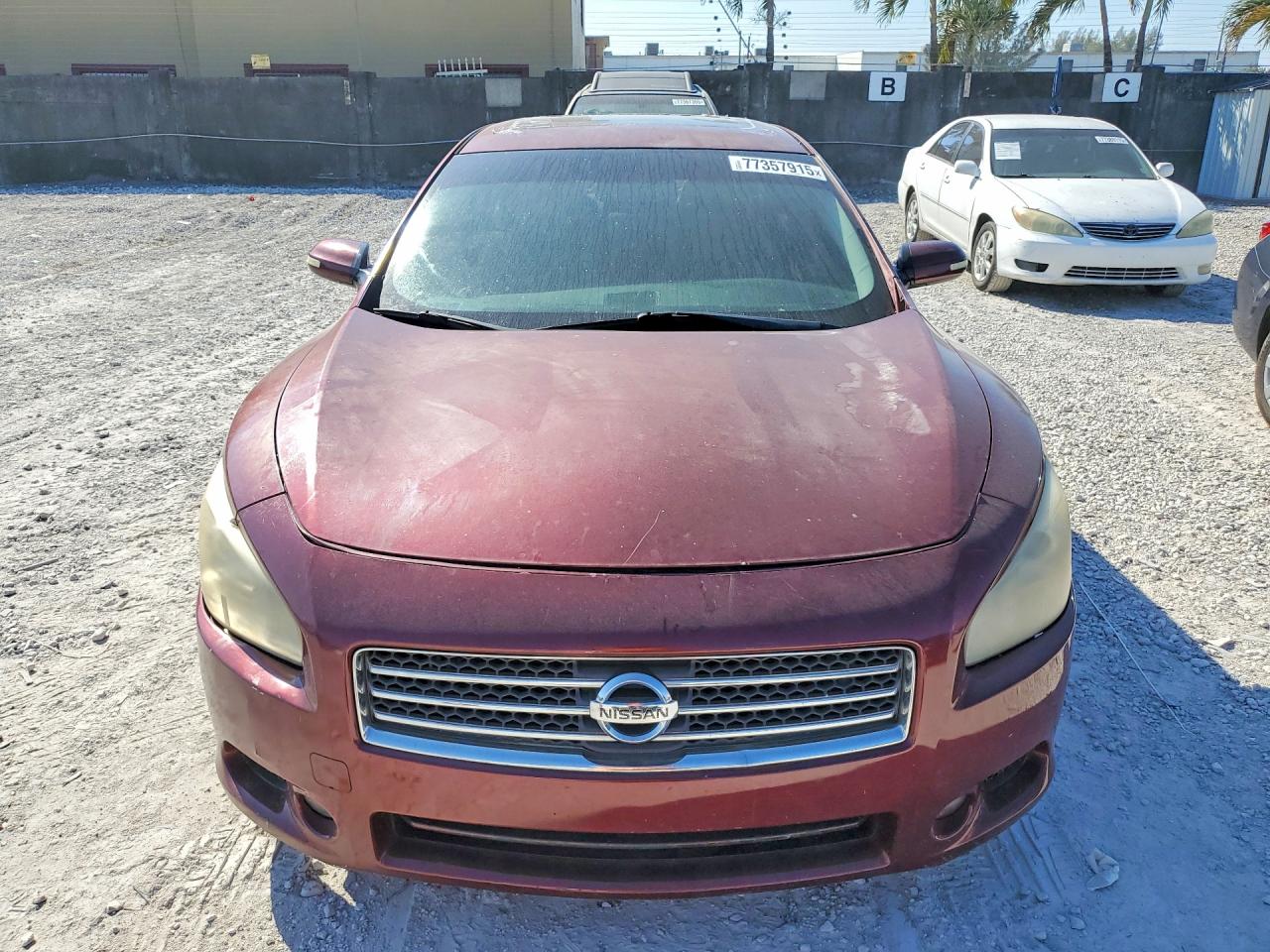 Nissan Maxima S
