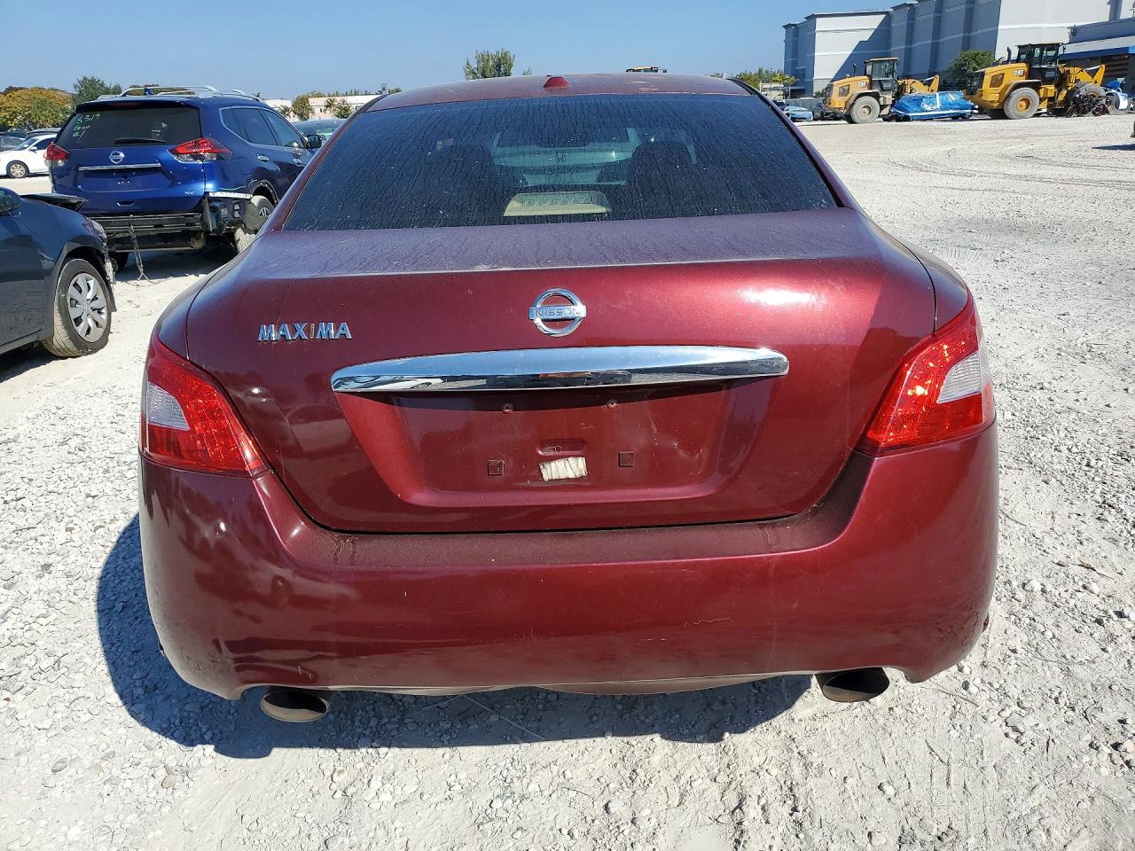 Nissan Maxima S