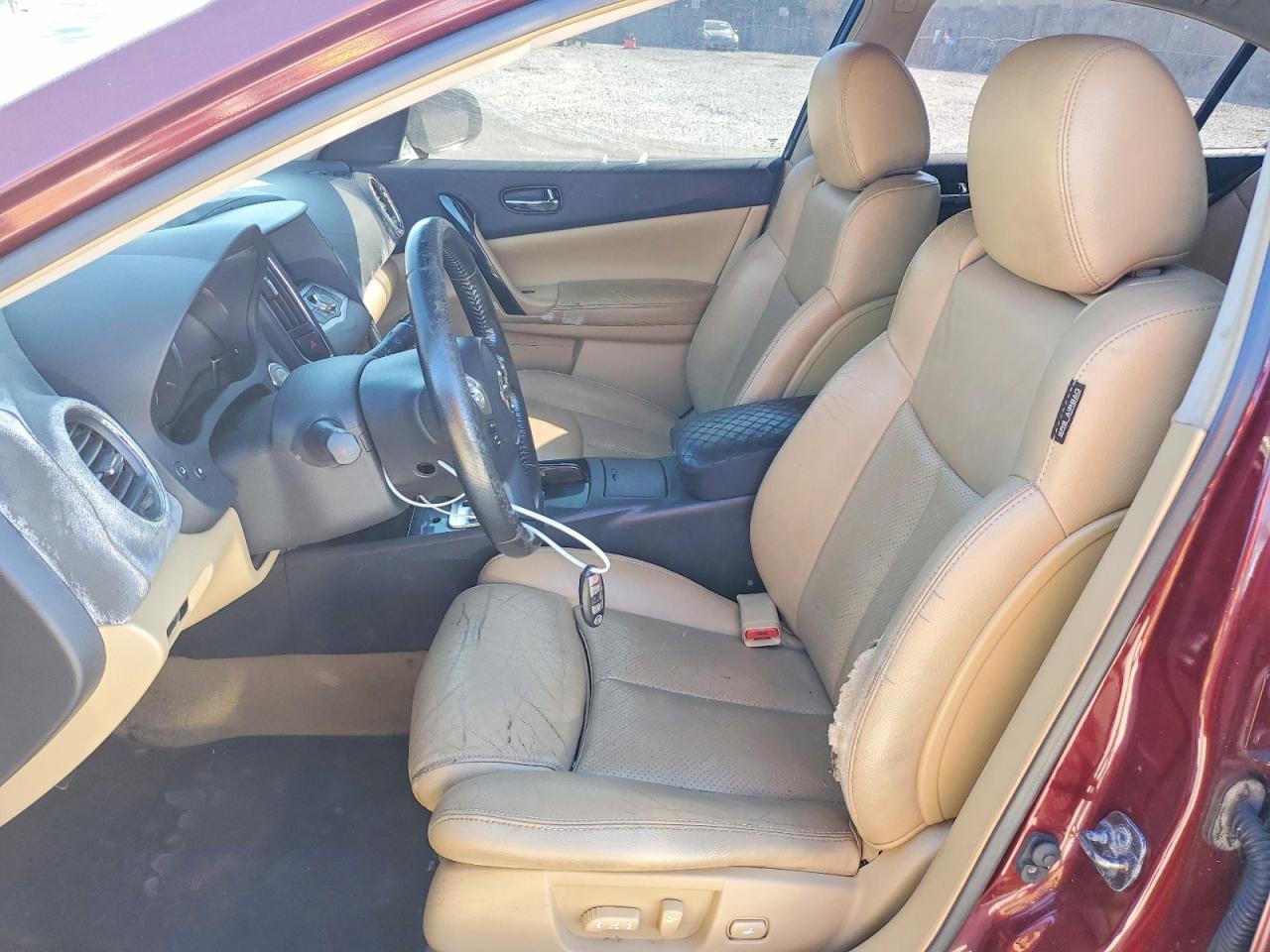 Nissan Maxima S