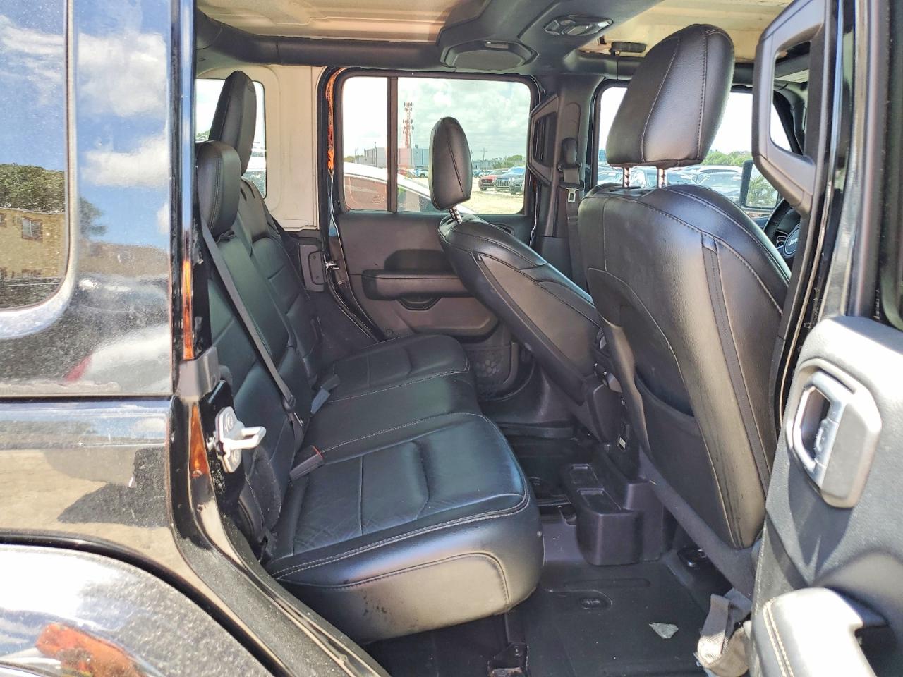 Jeep Wrangler Sahara
