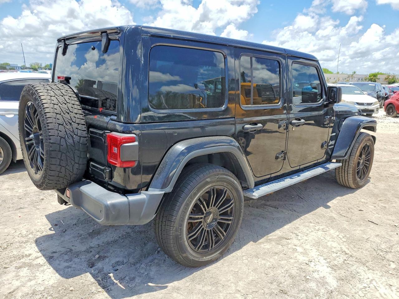 Jeep Wrangler Sahara