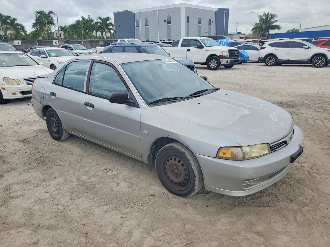 Mitsubishi Mirage De
