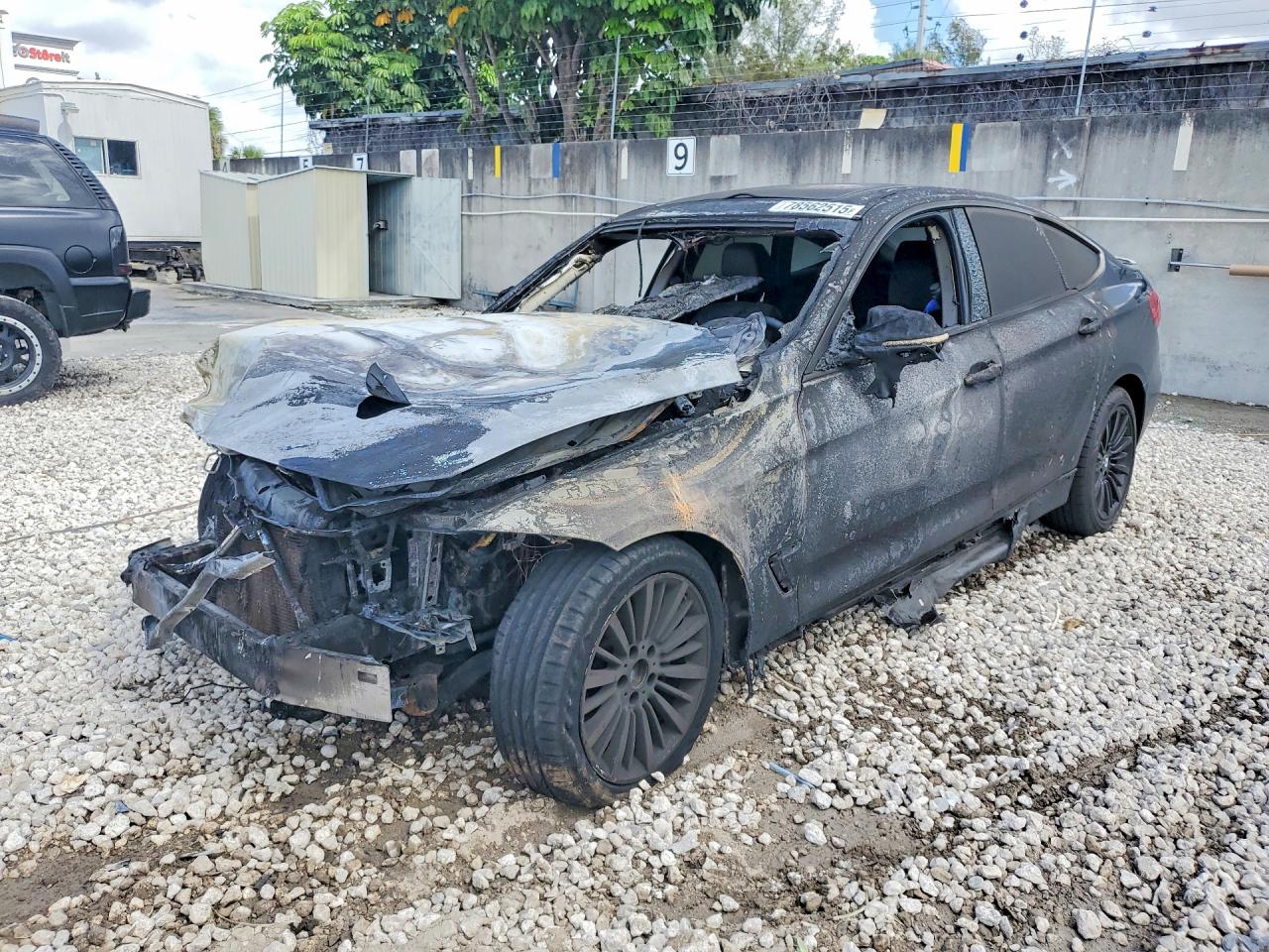 Salvage BMW 3 Series Image