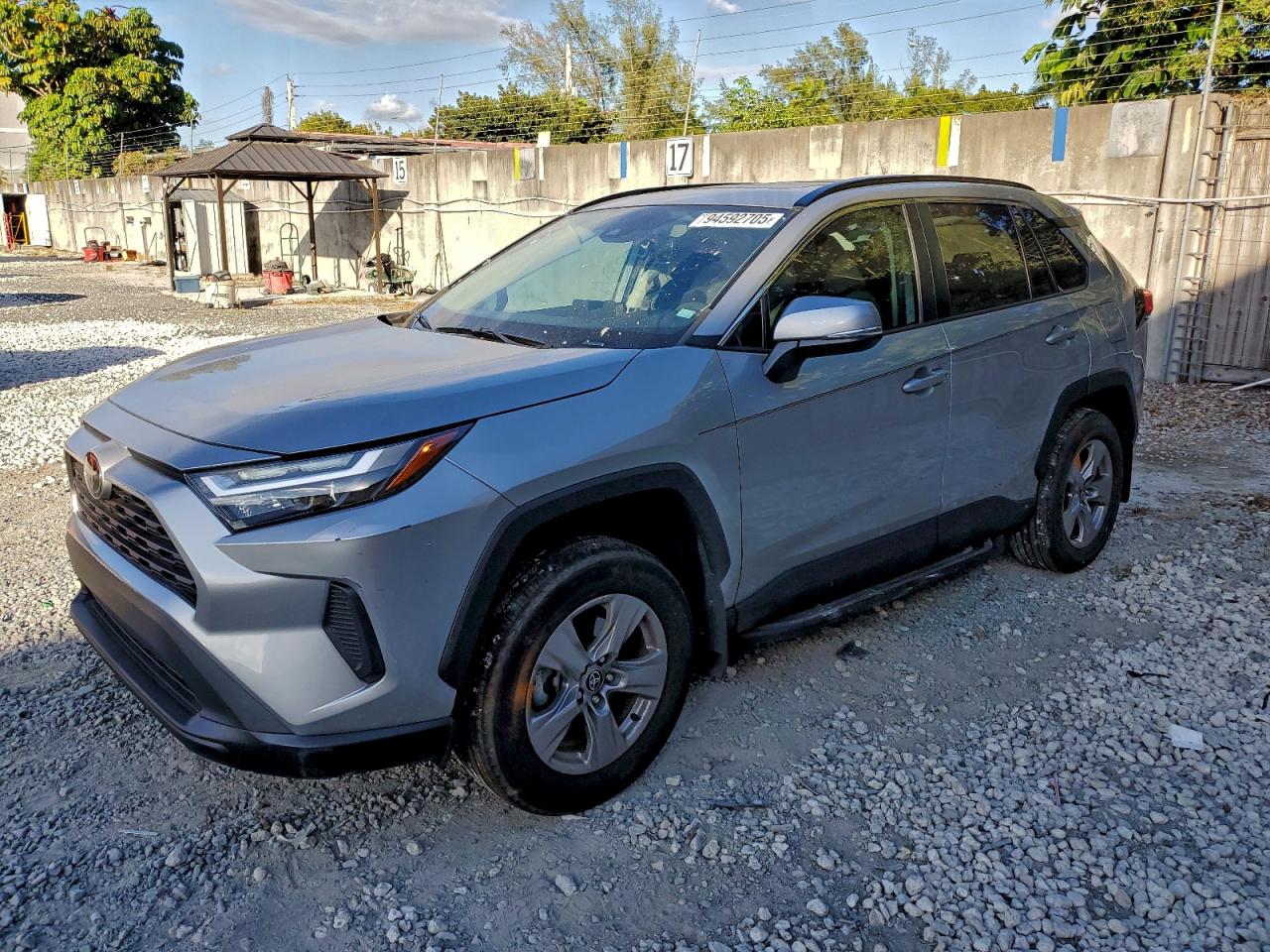 Salvage Toyota RAV4 Image