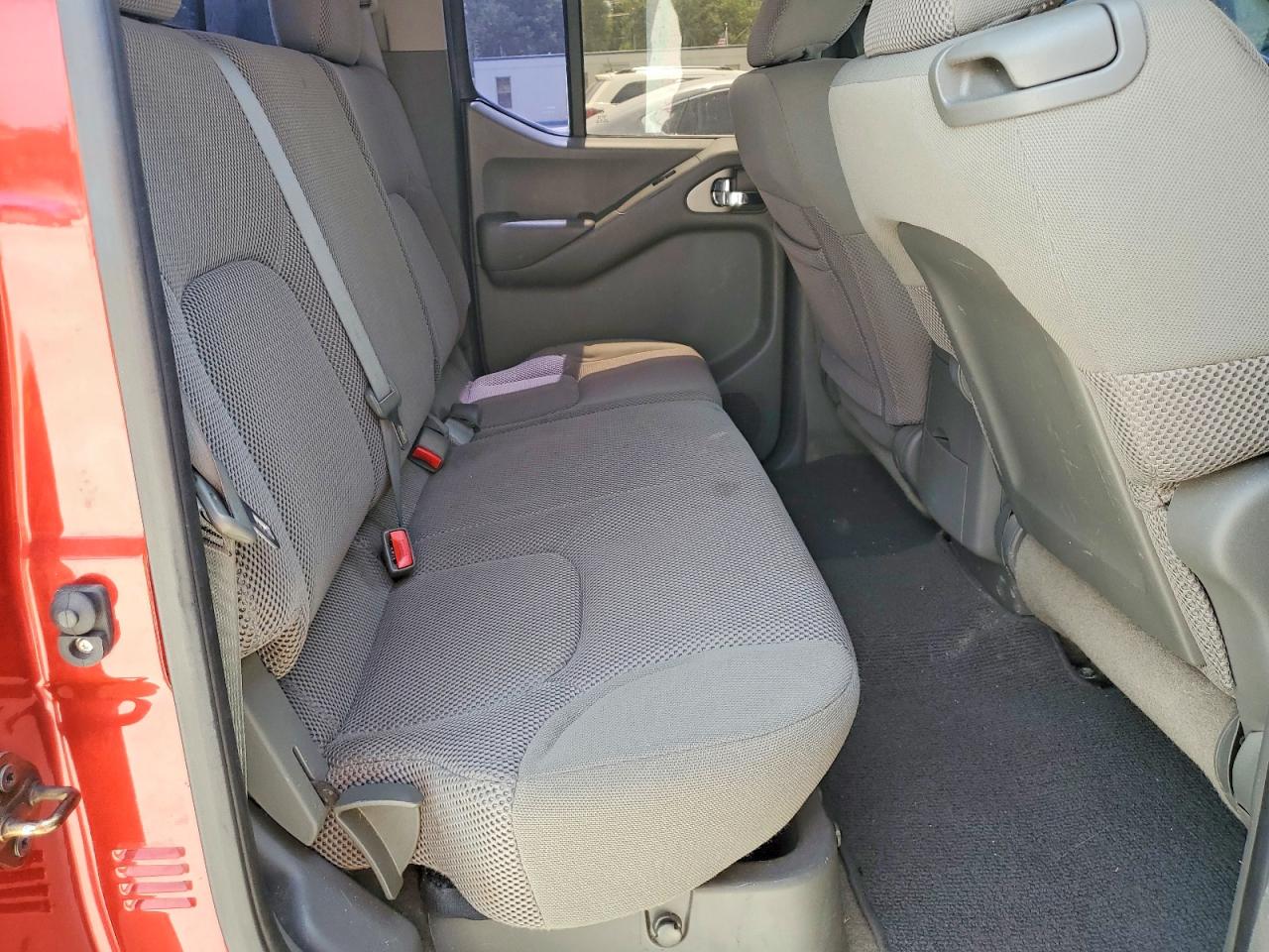 Nissan Frontier Sv