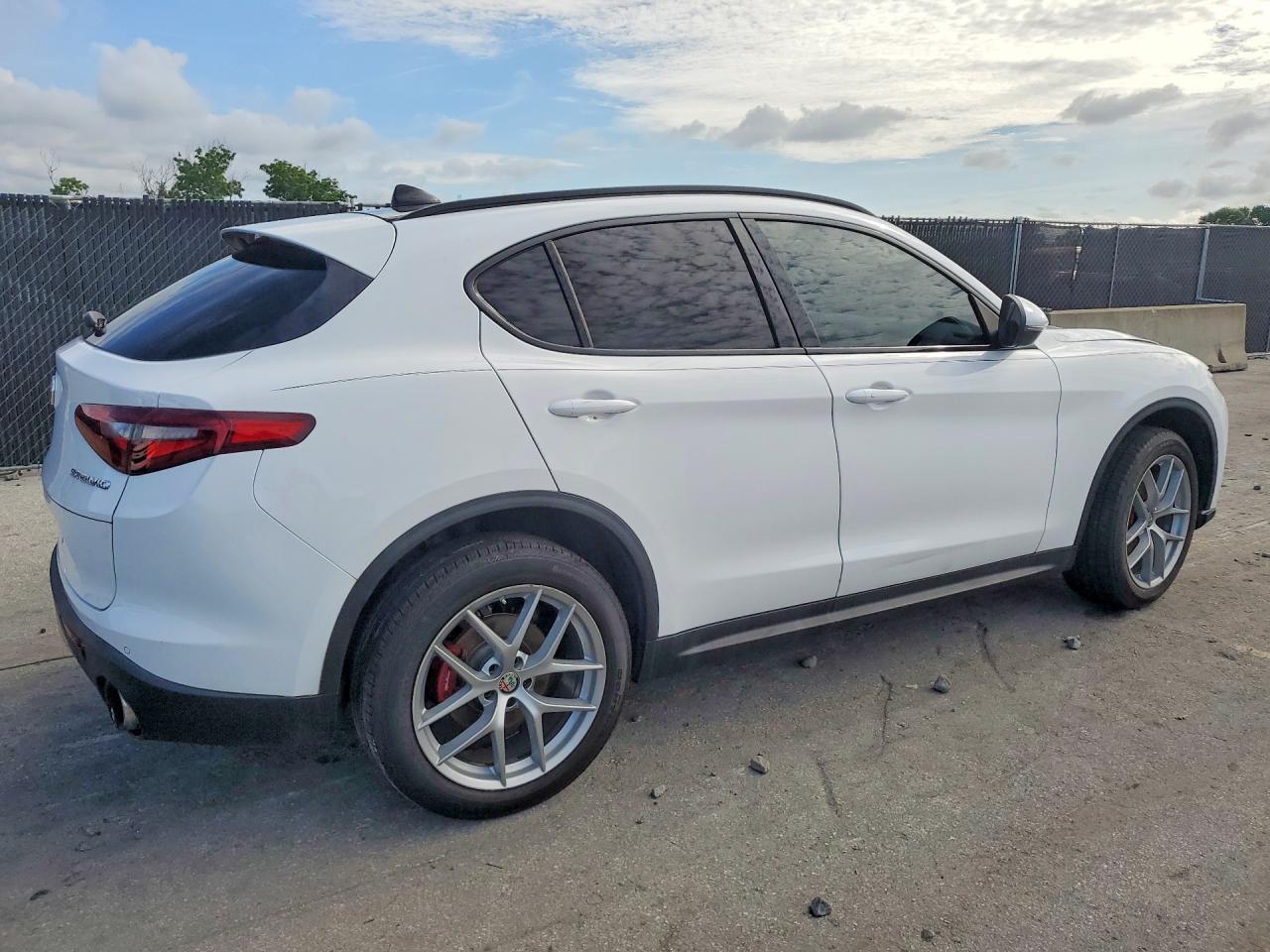Alfa Romeo Stelvio Ti Sport