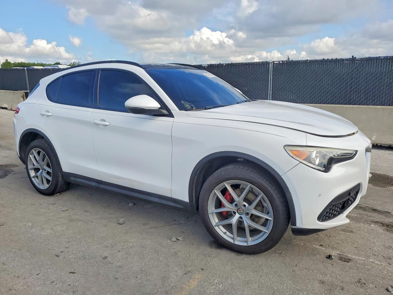 Alfa Romeo Stelvio Ti Sport
