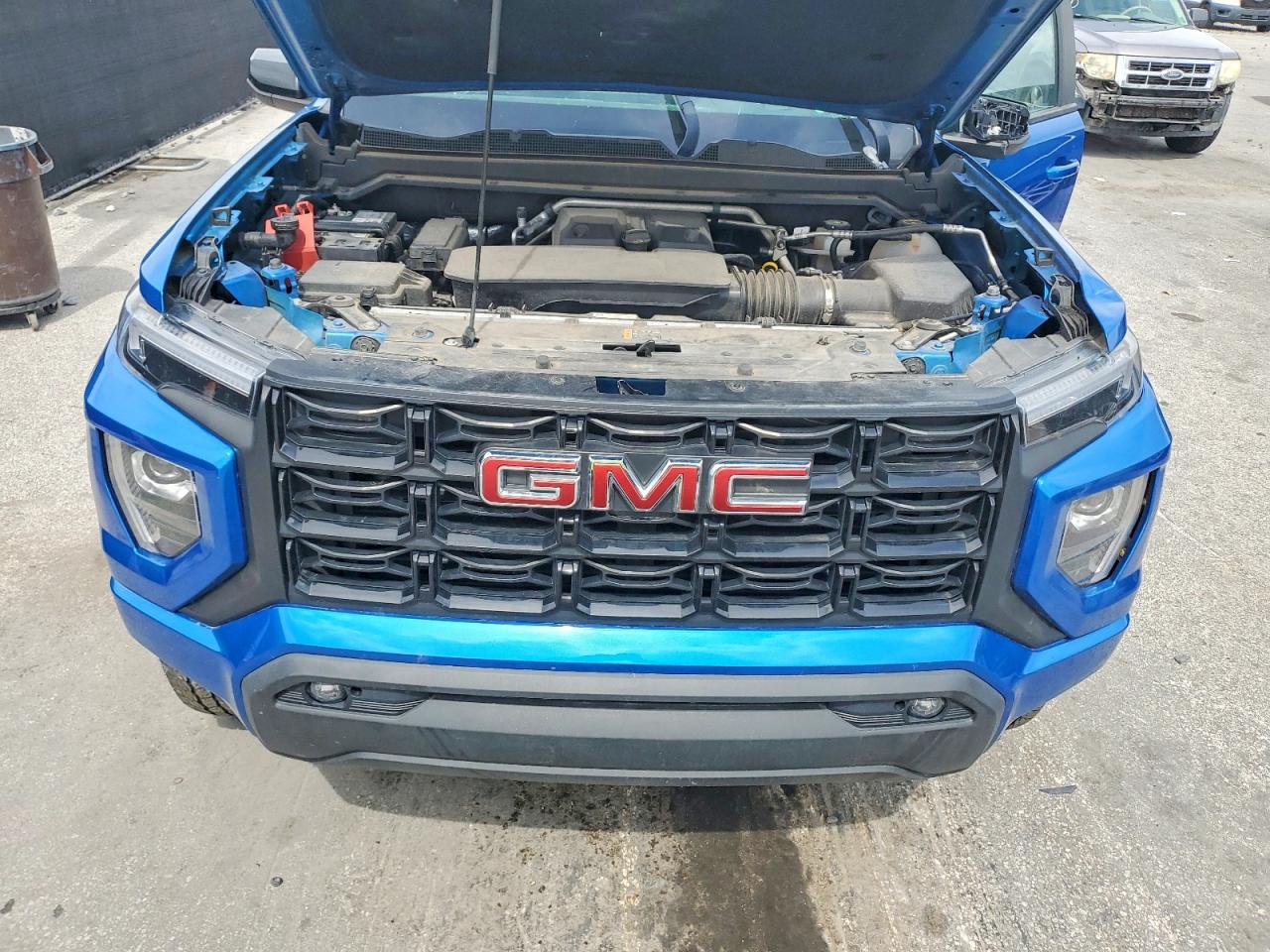 GMC Canyon Elevation