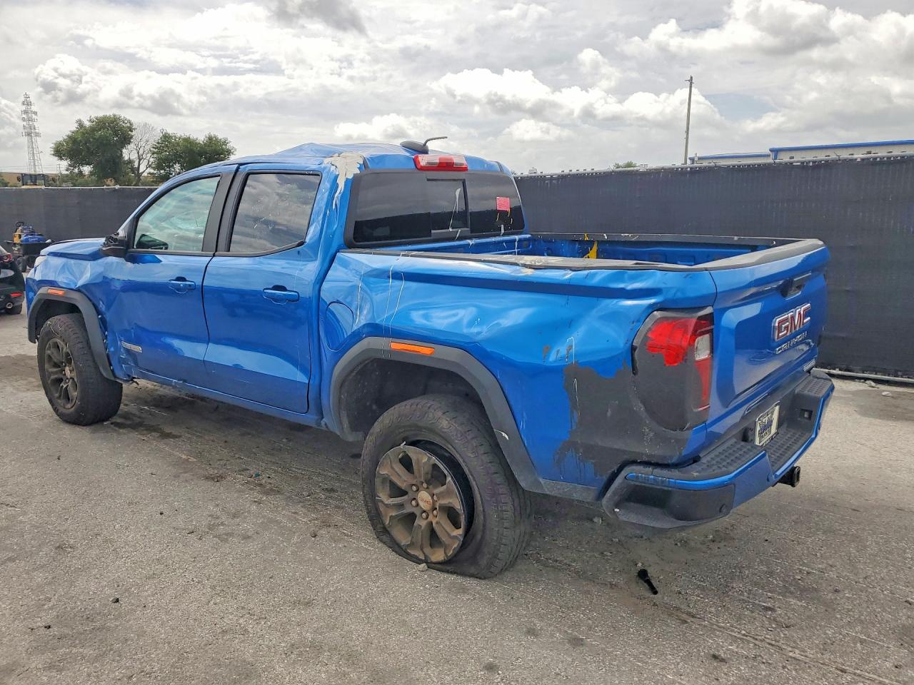 GMC Canyon Elevation