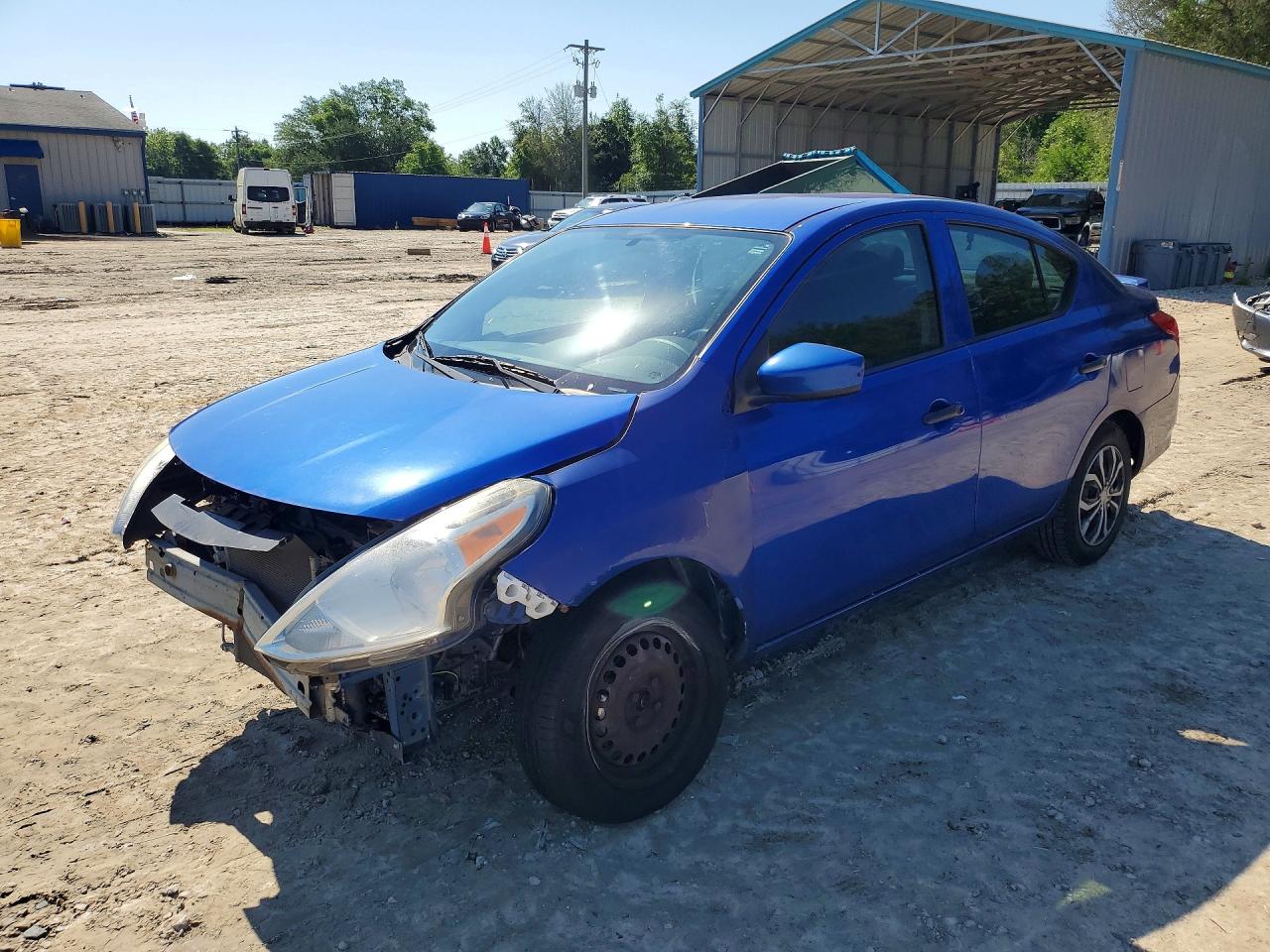 Salvage Nissan Versa Image