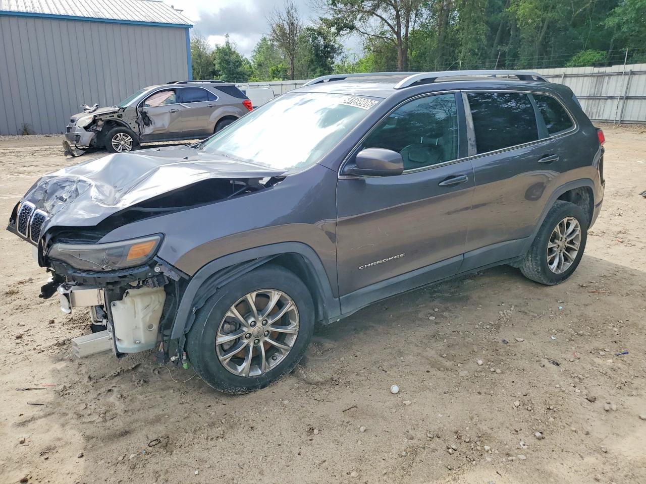 Salvage Jeep Cherokee Image
