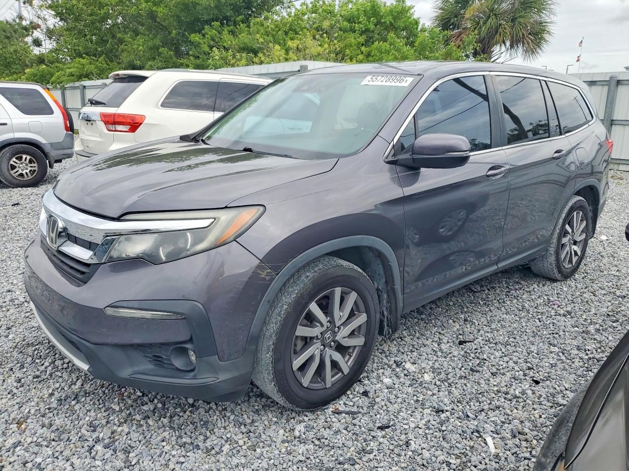 Salvage Honda Pilot Image