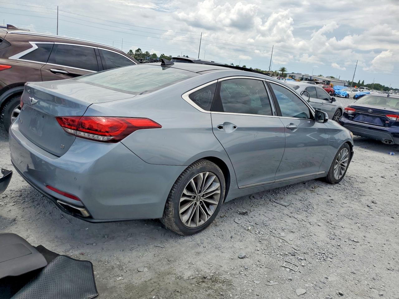 Hyundai Genesis 3.8l