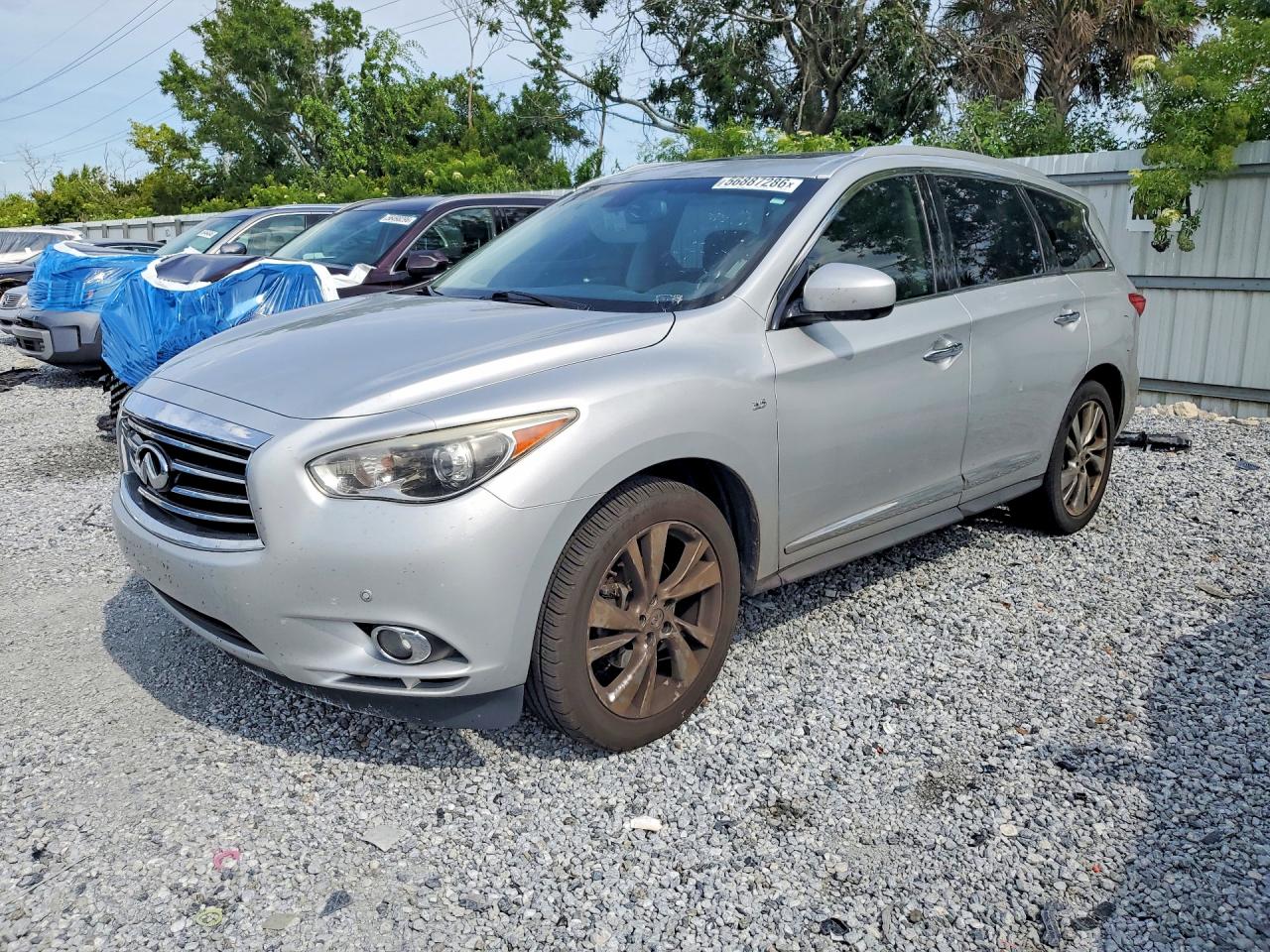 Salvage INFINITI Qx Image