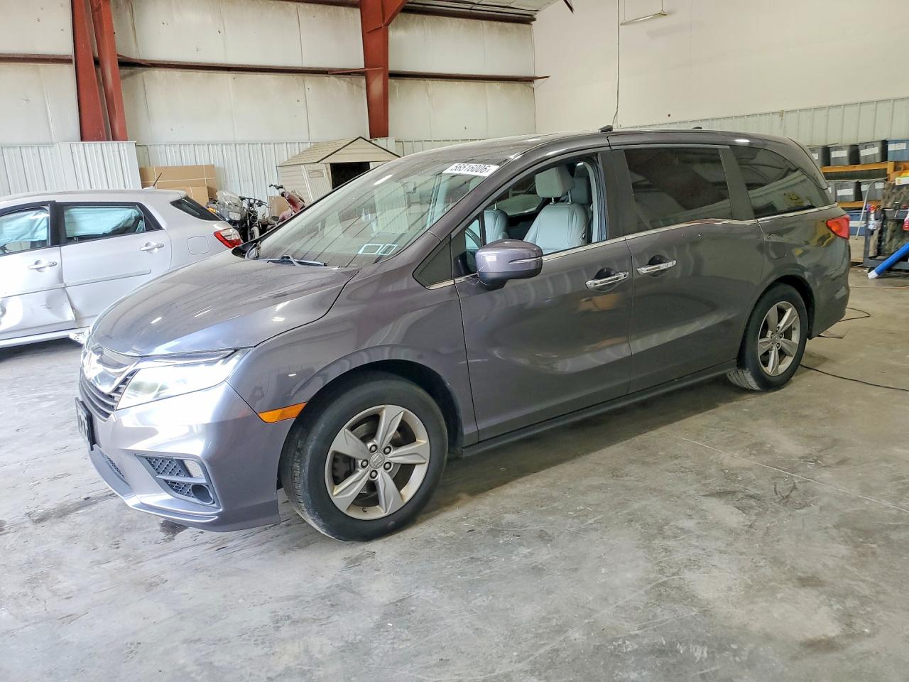 Salvage Honda Odyssey Image