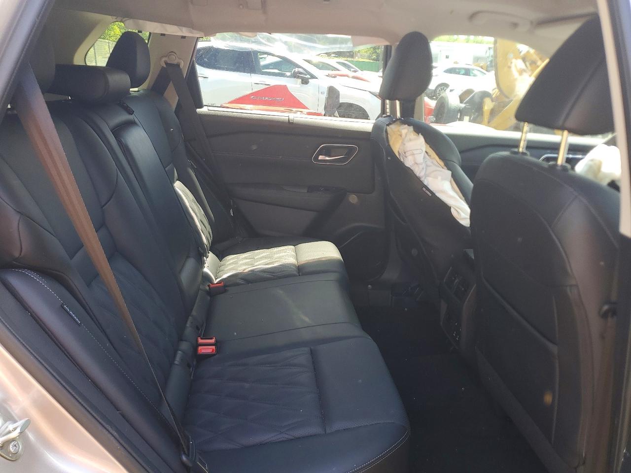 Nissan Rogue Platinum