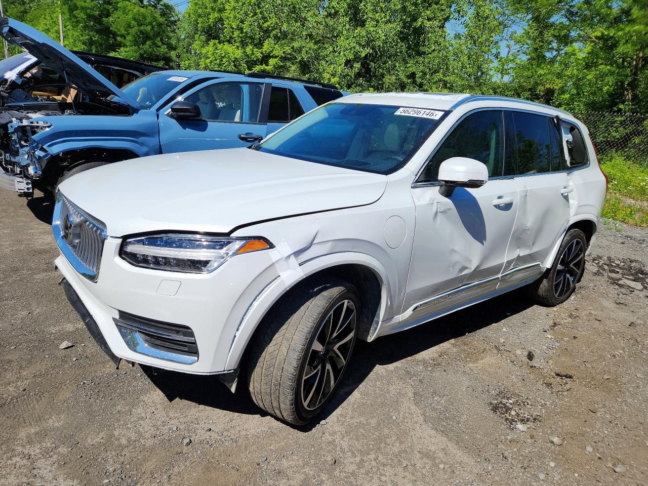 Salvage Volvo XC90 Image