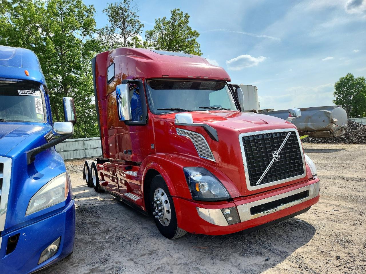 Salvage Volvo Vn Image