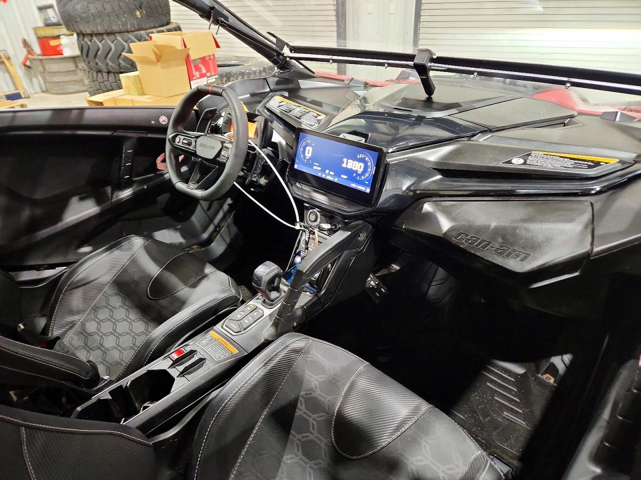 Can-Am Maverick R X