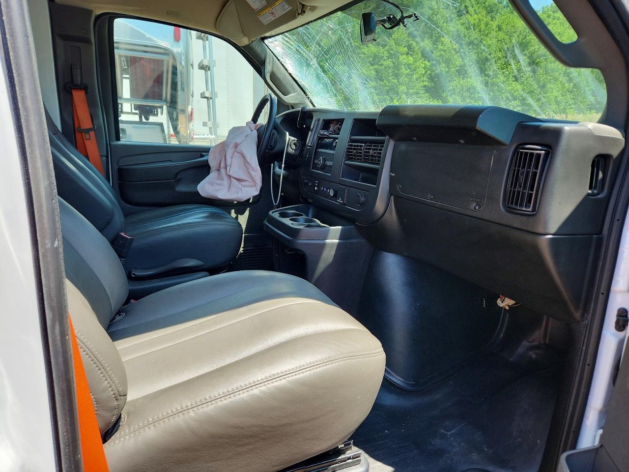 GMC Savana Cutaway G3500
