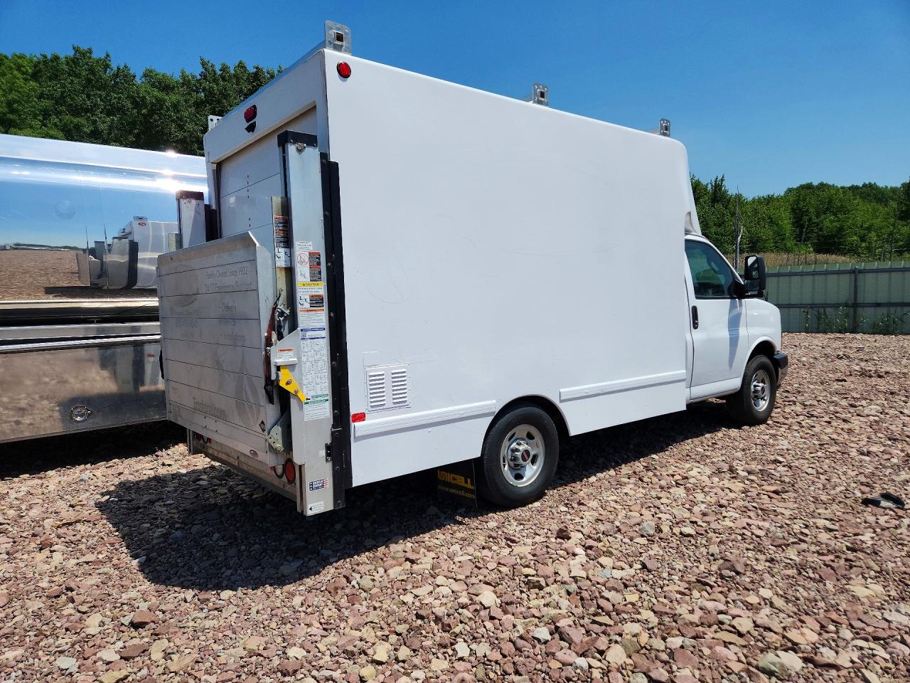 GMC Savana Cutaway G3500