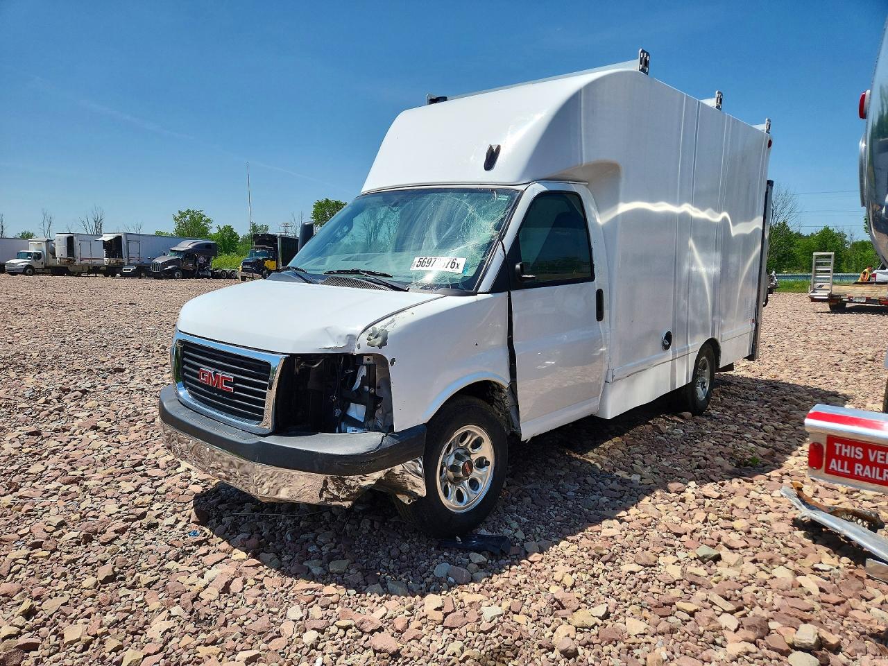 Salvage GMC Savana Image