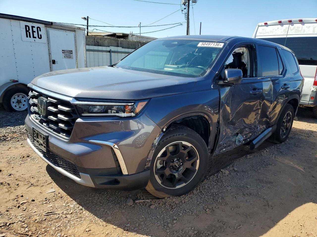 Salvage Honda Pilot Image