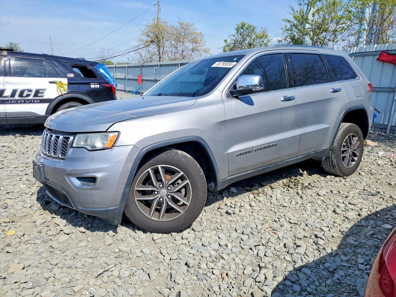Salvage Jeep Cherokee Image