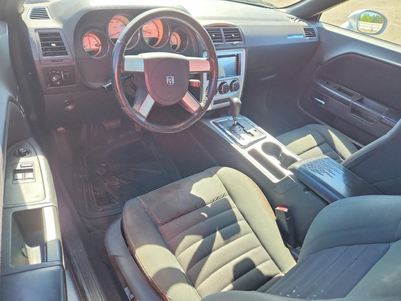 Dodge Challenger Se