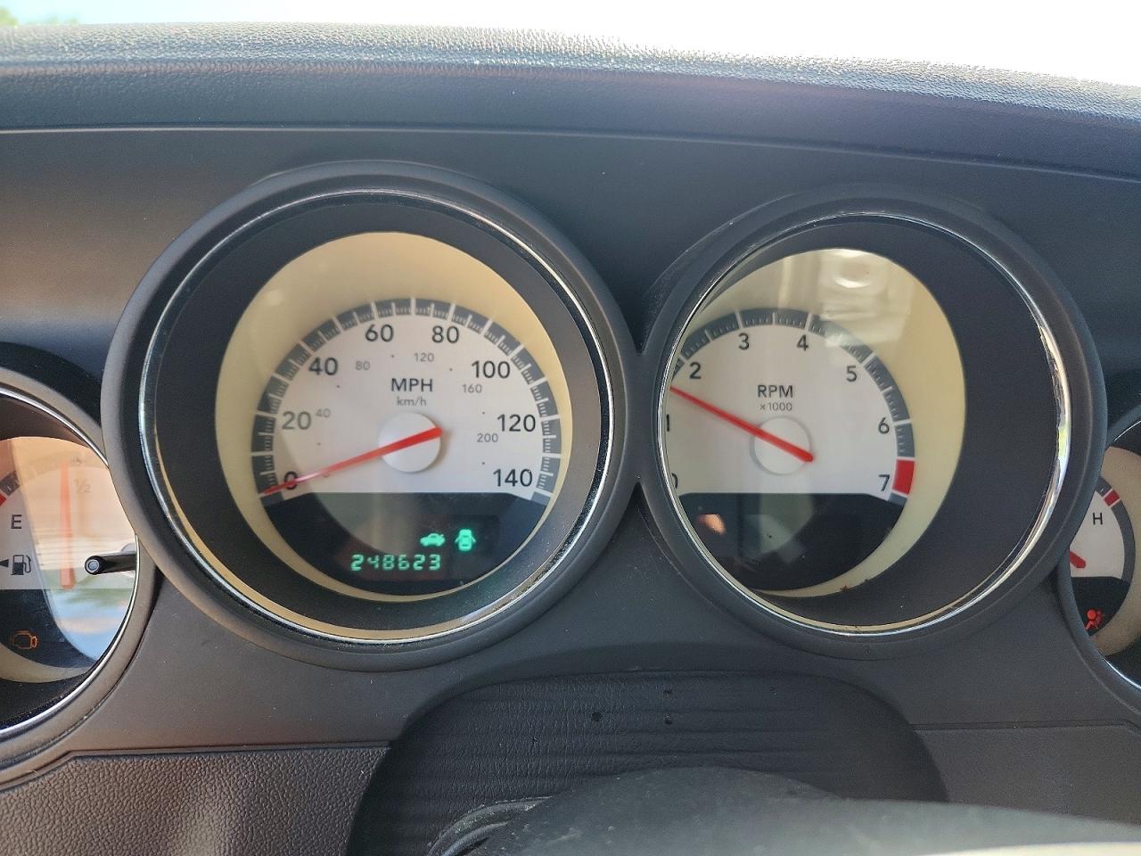 Dodge Challenger Se