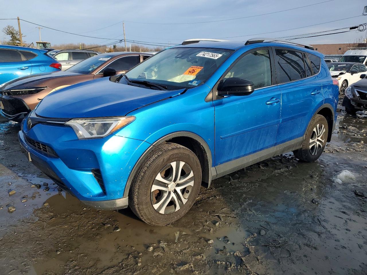 Salvage Toyota RAV4 Image