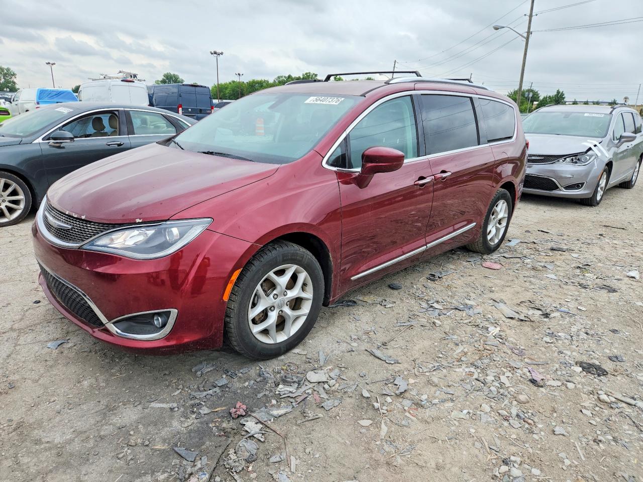 Salvage Chrysler Pacifica Image