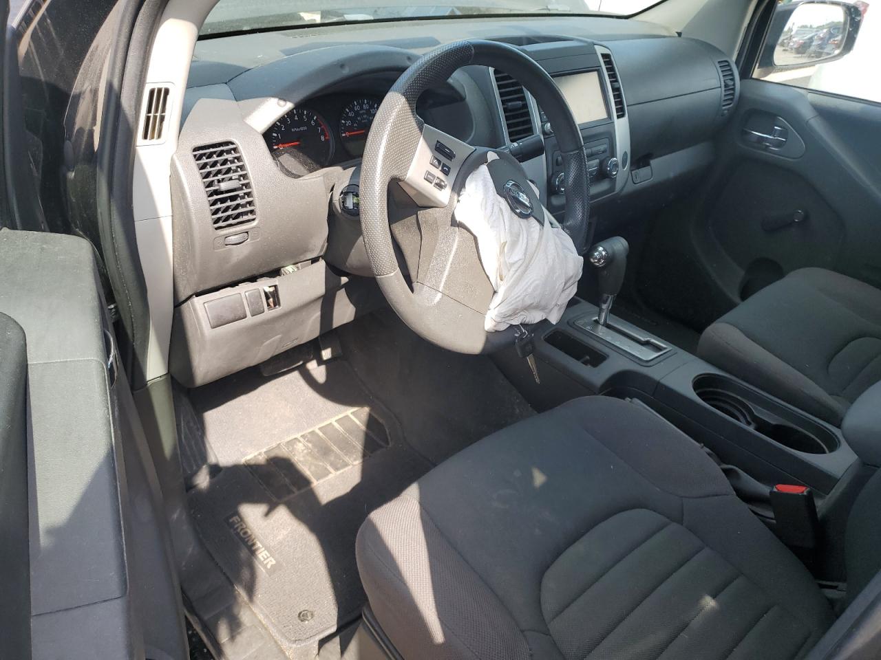 Nissan Frontier S