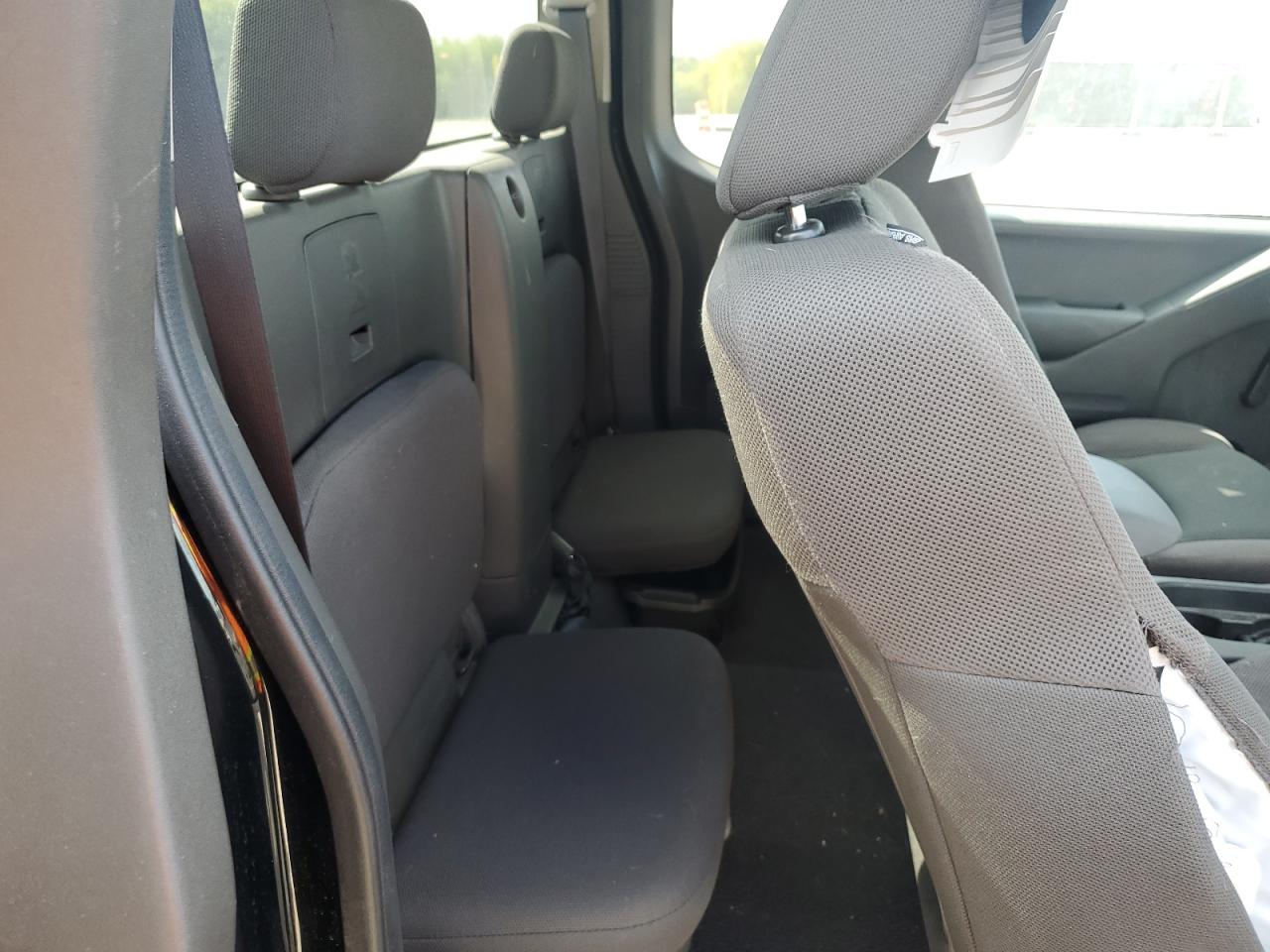 Nissan Frontier S