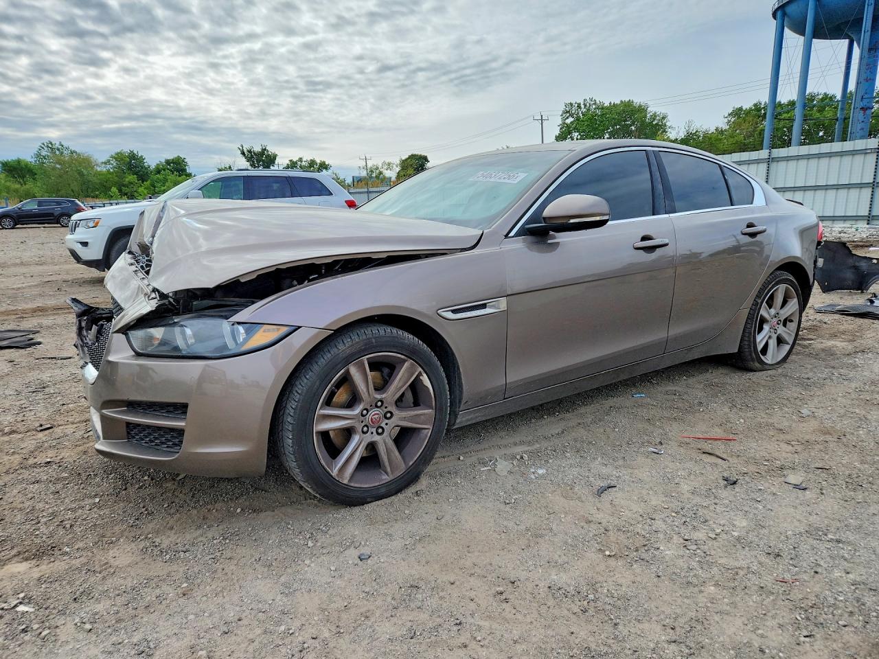 Salvage Jaguar XE Image