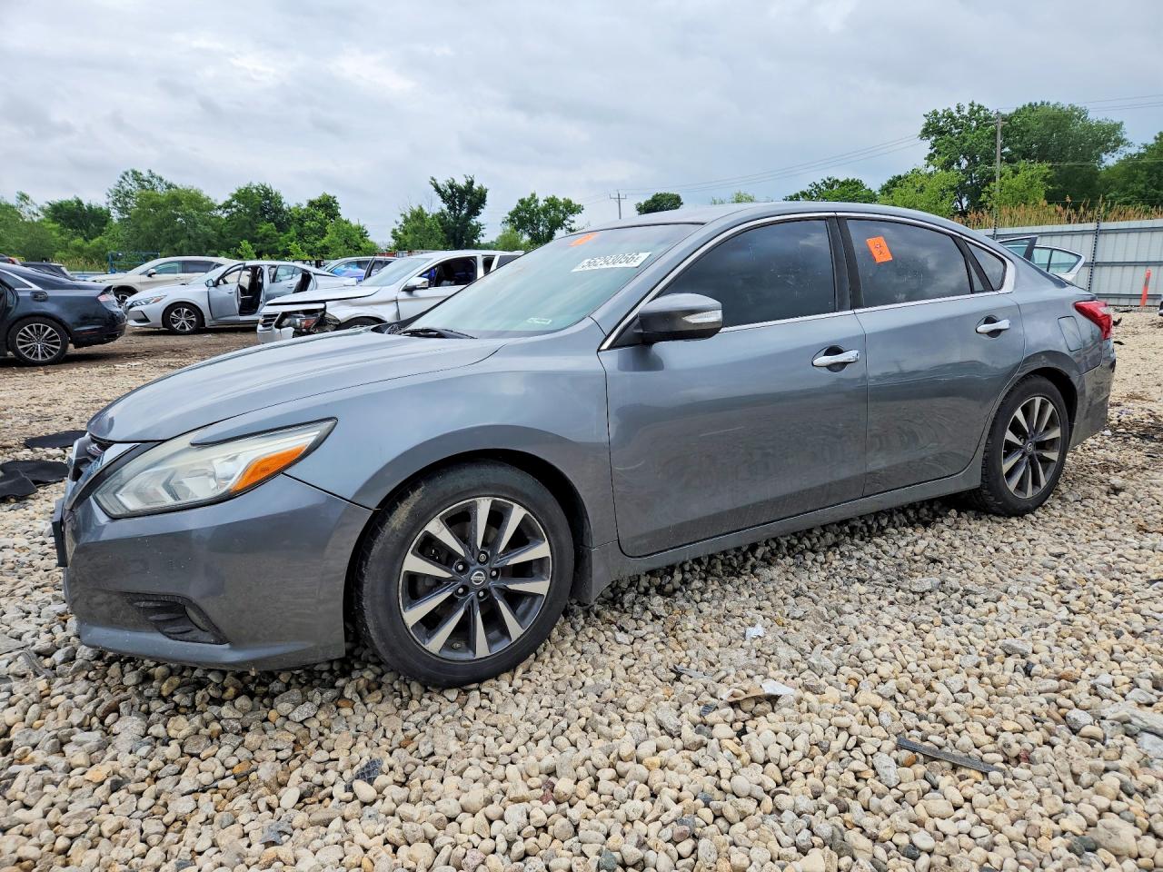 Salvage Nissan Altima Image