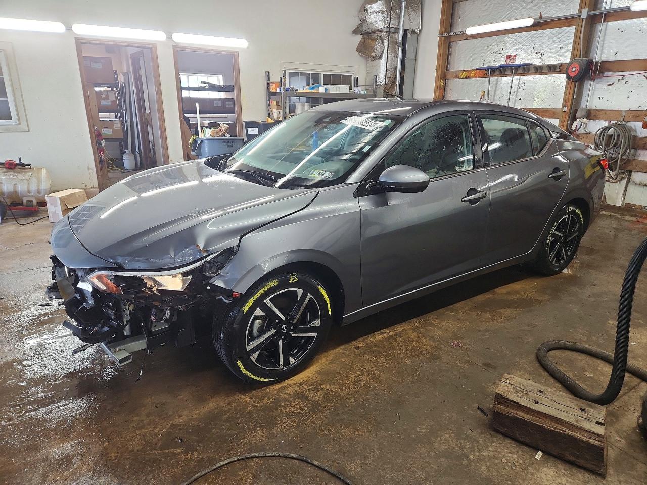 Salvage Nissan Sentra Image