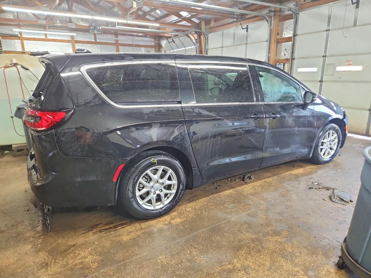 Chrysler Pacifica Select