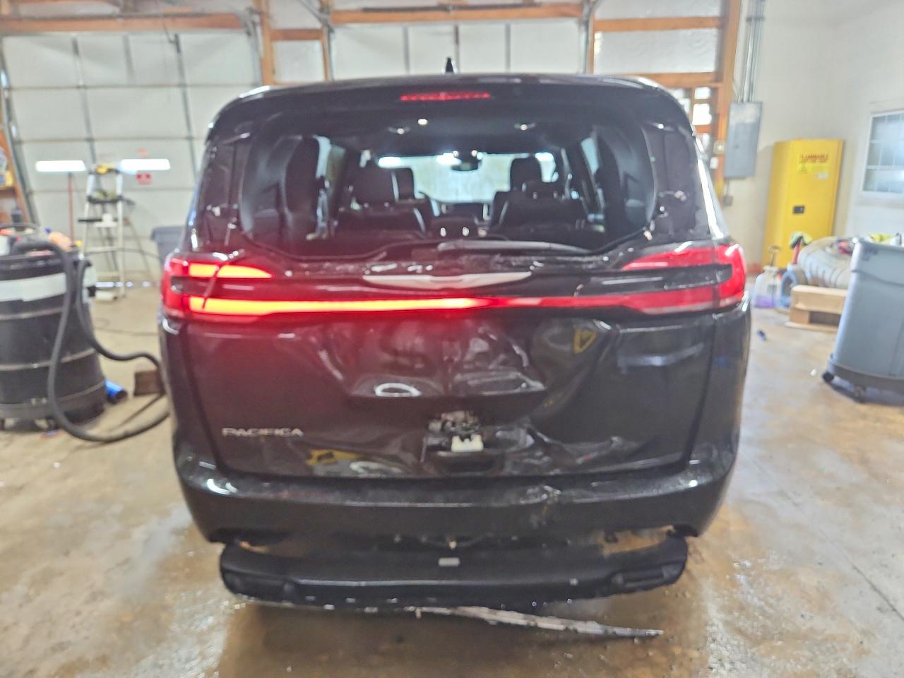 Chrysler Pacifica Select