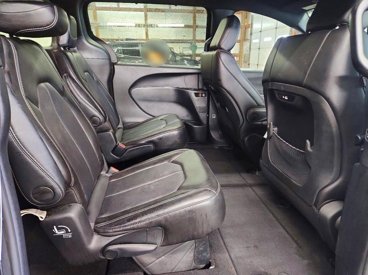 Chrysler Pacifica Select