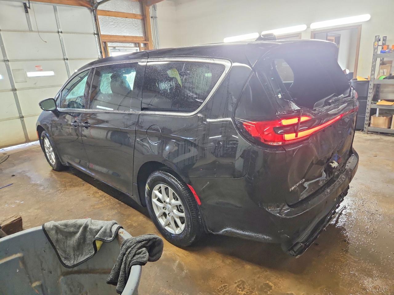 Chrysler Pacifica Select